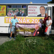 Lídr kandidátky Radek Nejezchleb s kandidátkou a předsedkyní Jč KV Alenou Nohavovou